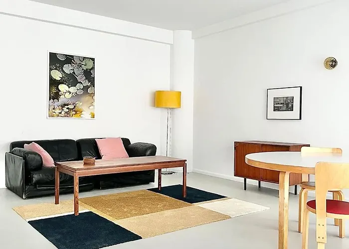 5 Min From Grand Place 1 Bedroom Apt Renovated!