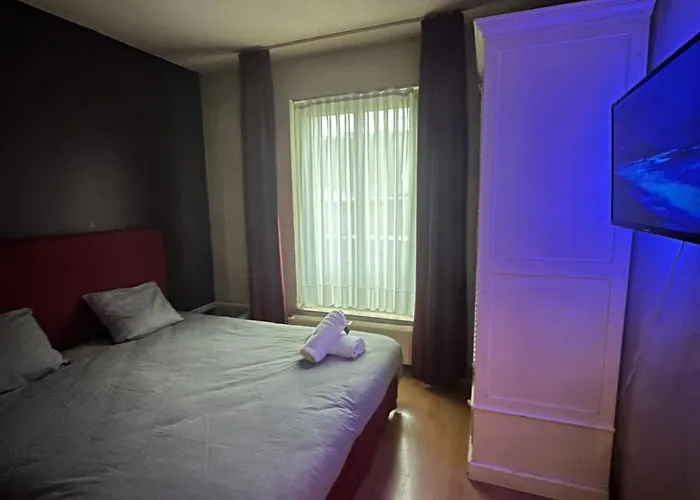 Charmant Appartement 1 Chambre 4 Personnes Proche Gare Du Midi