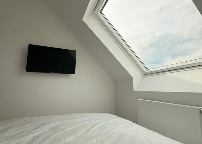 Bright And Minimalist Private Bedroom Montgomery Area
