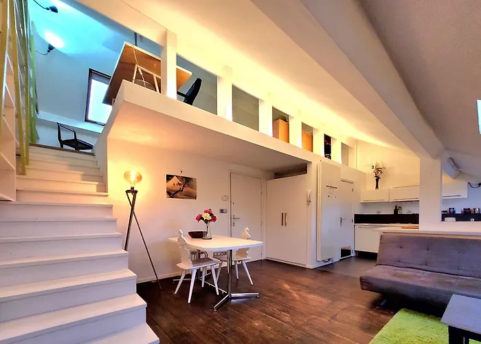 Cosy Flat, Central Location