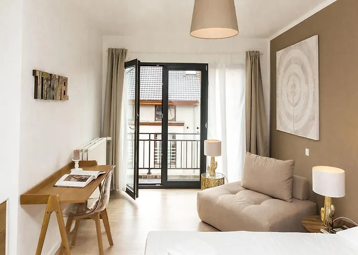 Michel Ange Halldis Apartments
