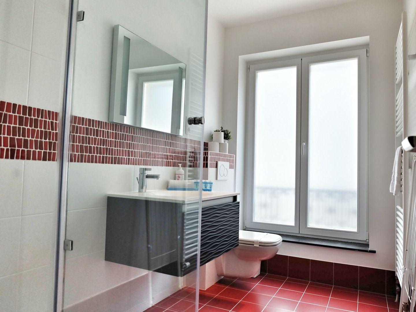 Spot Khách sạn hẻo lánh Brussels