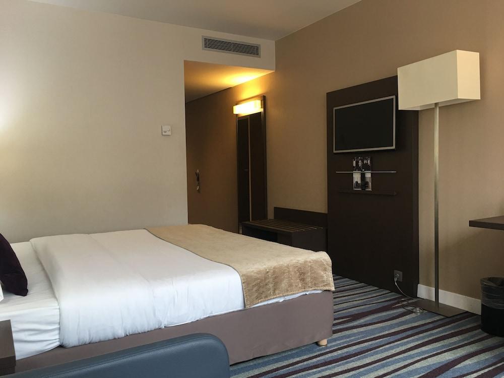 Hotel Mercure Brussels Centre Midi 4*
