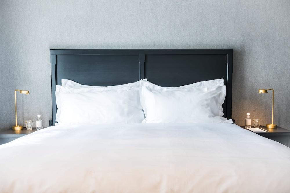 Khách sạn Pillows Centre 4*