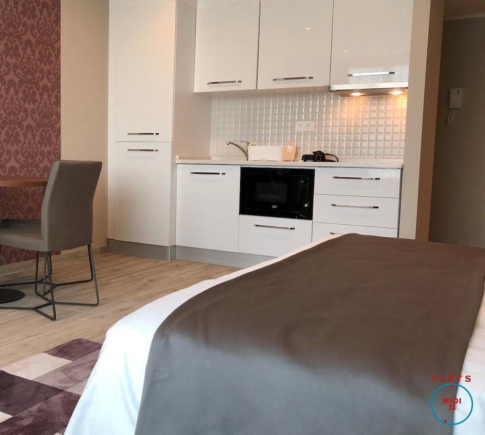 Flat Midi 33 Brussels