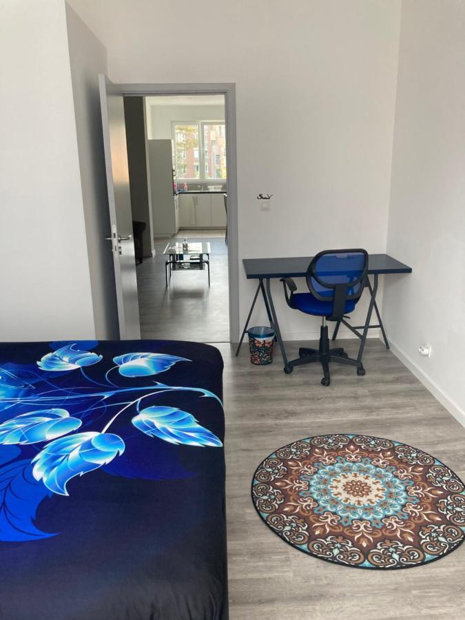 Dreamland Eu, Apartment