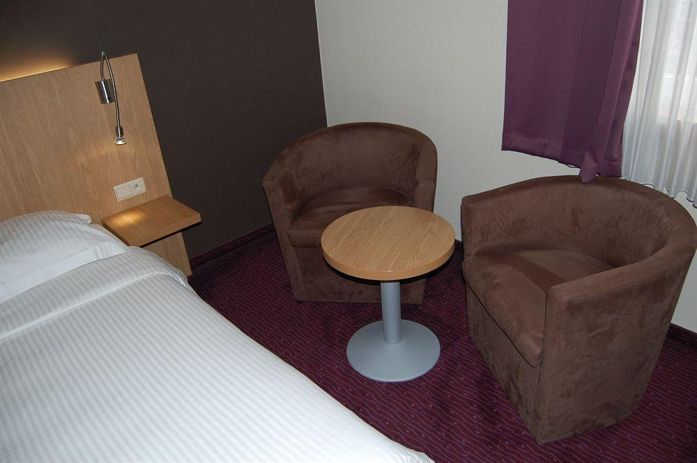 Ibis Brussels Centre Chatelain Hotel 3*