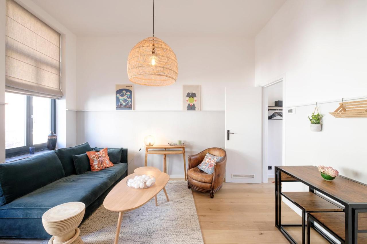 Fabulous In Chatelain Area With Balcony