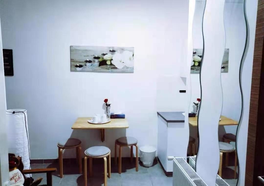 A Private With Share The Bathroom Accommodatie bij particulieren *