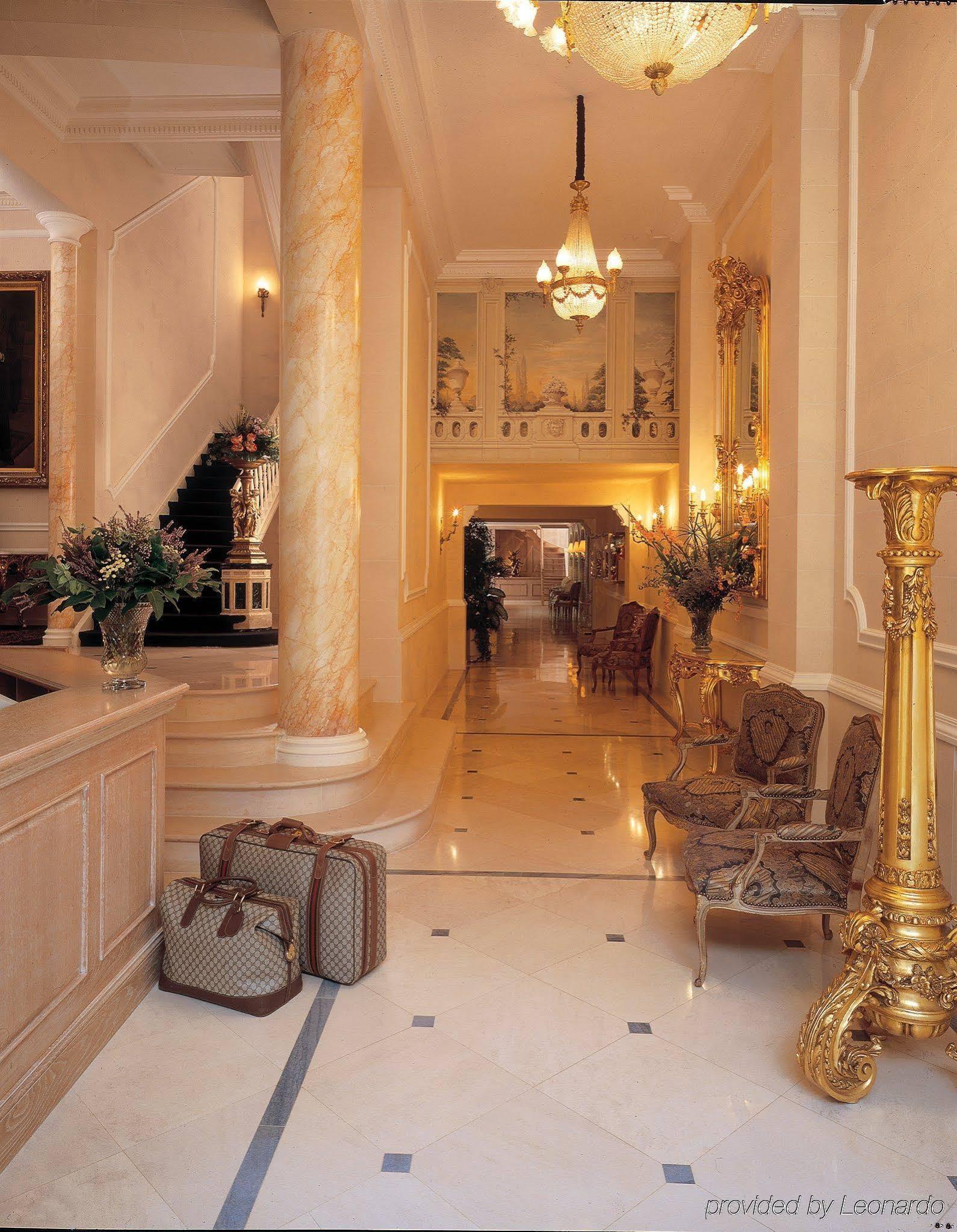 Hotel Manos Stephanie 4*