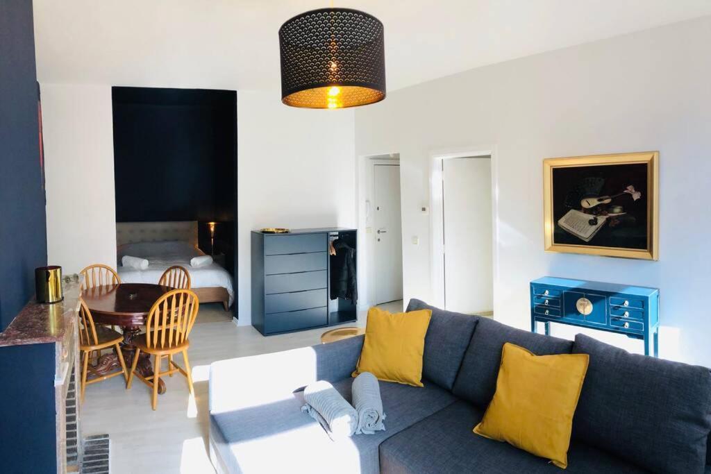Apartment By Foot! Authenticity & Luxury Nearby