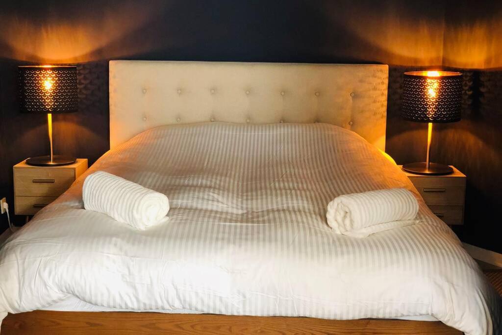By Foot! Authenticity & Luxury Nearby * Brussels