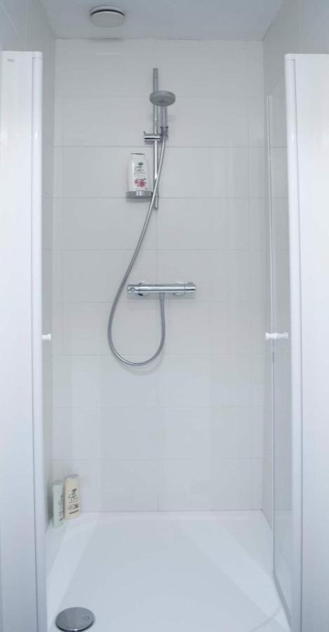 Homestay Chic With Bathroom - Terrace & Free Parking *