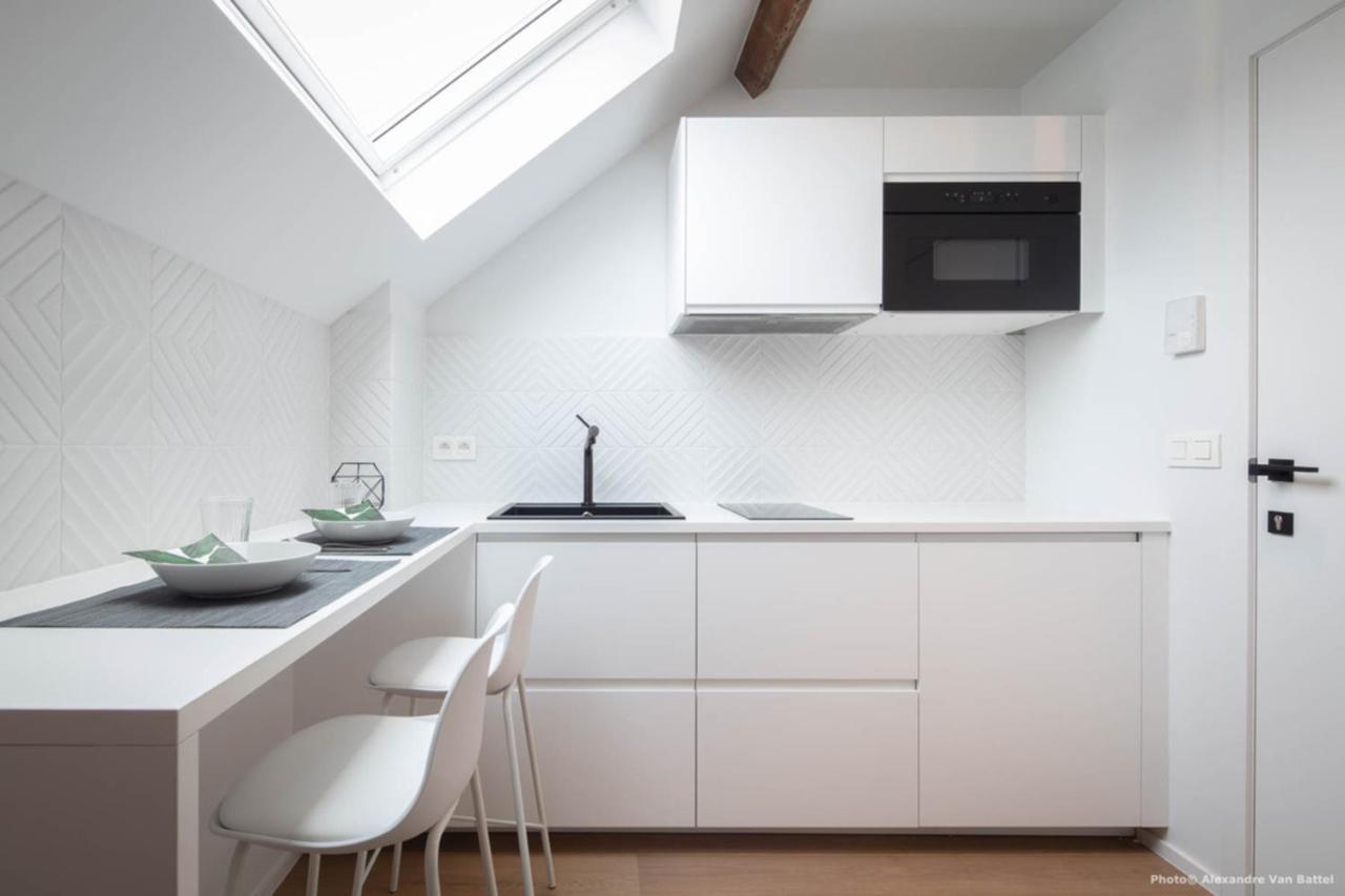Fully Equipped Near Place Stephanie Apartment *