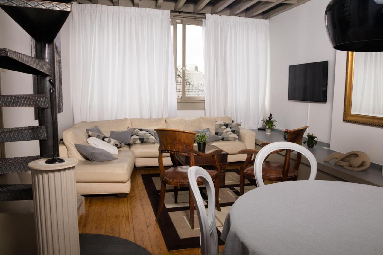 Duplex Dernier Etage Avec Terasse A Deux Pas De La Grand Place Bruxelas