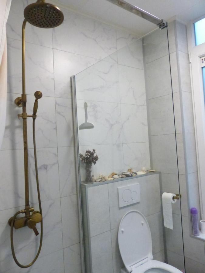 Superbe Au 1er Etage, Proche De La Gare Du Midi