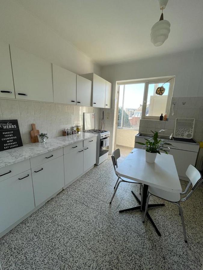Apartment Dans Un Beau Quartier A Anderlecht *