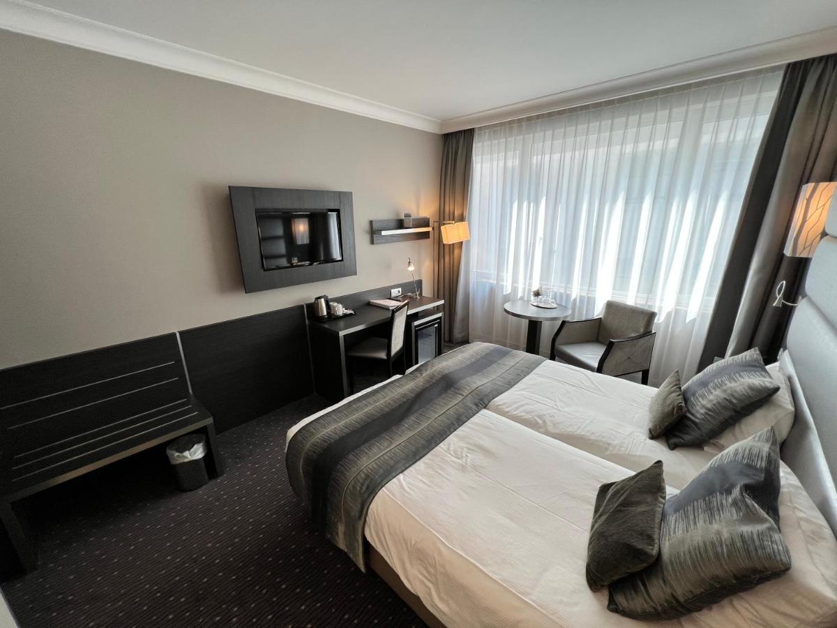 Khách sạn Western Royal Centre 3*