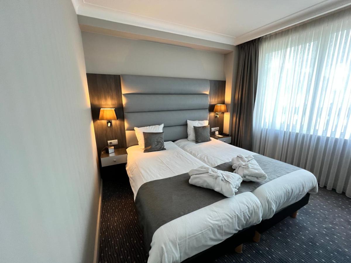 Western Royal Centre Khách sạn 3*
