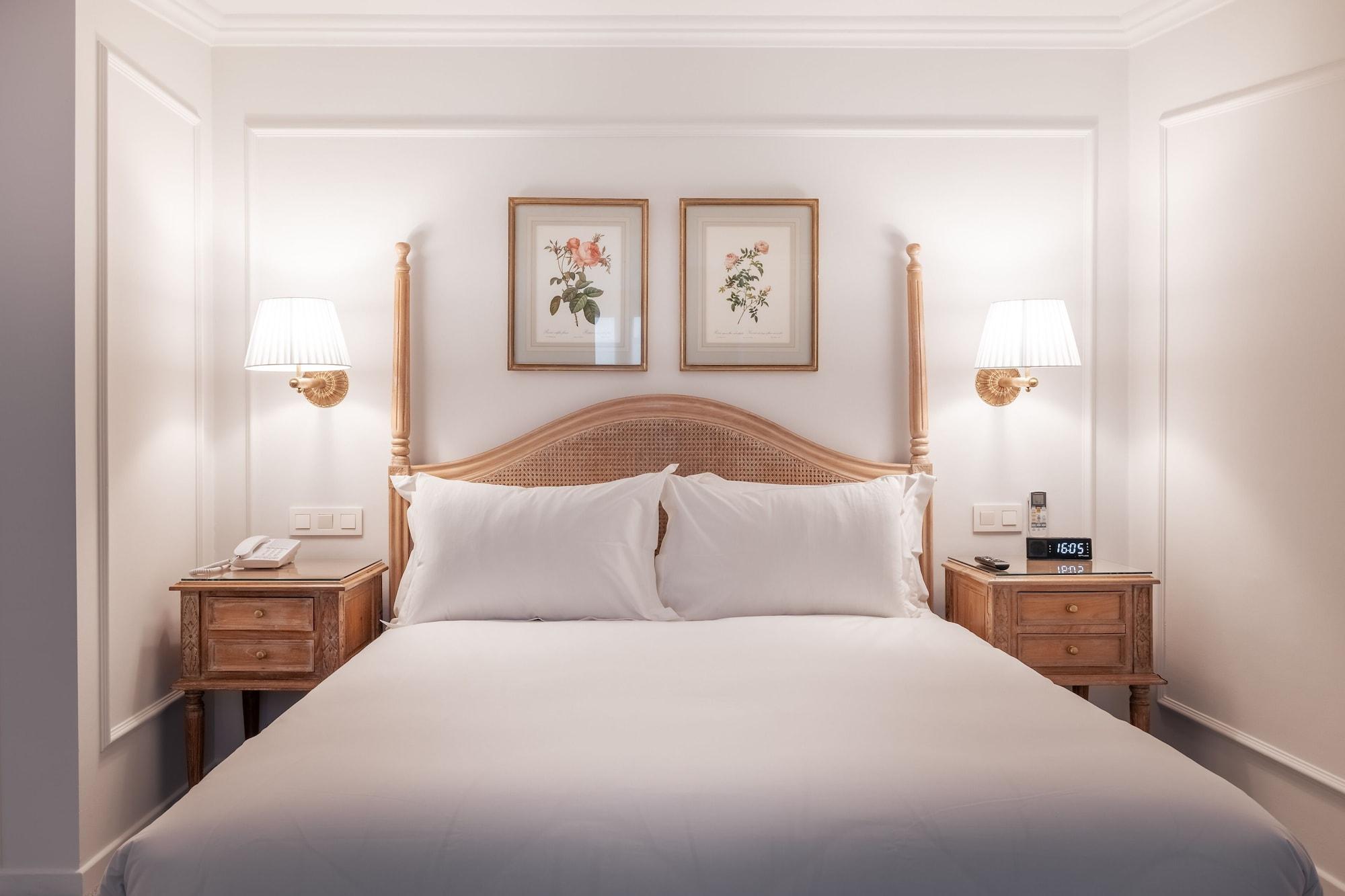 Manos Stephanie Hotel 4*