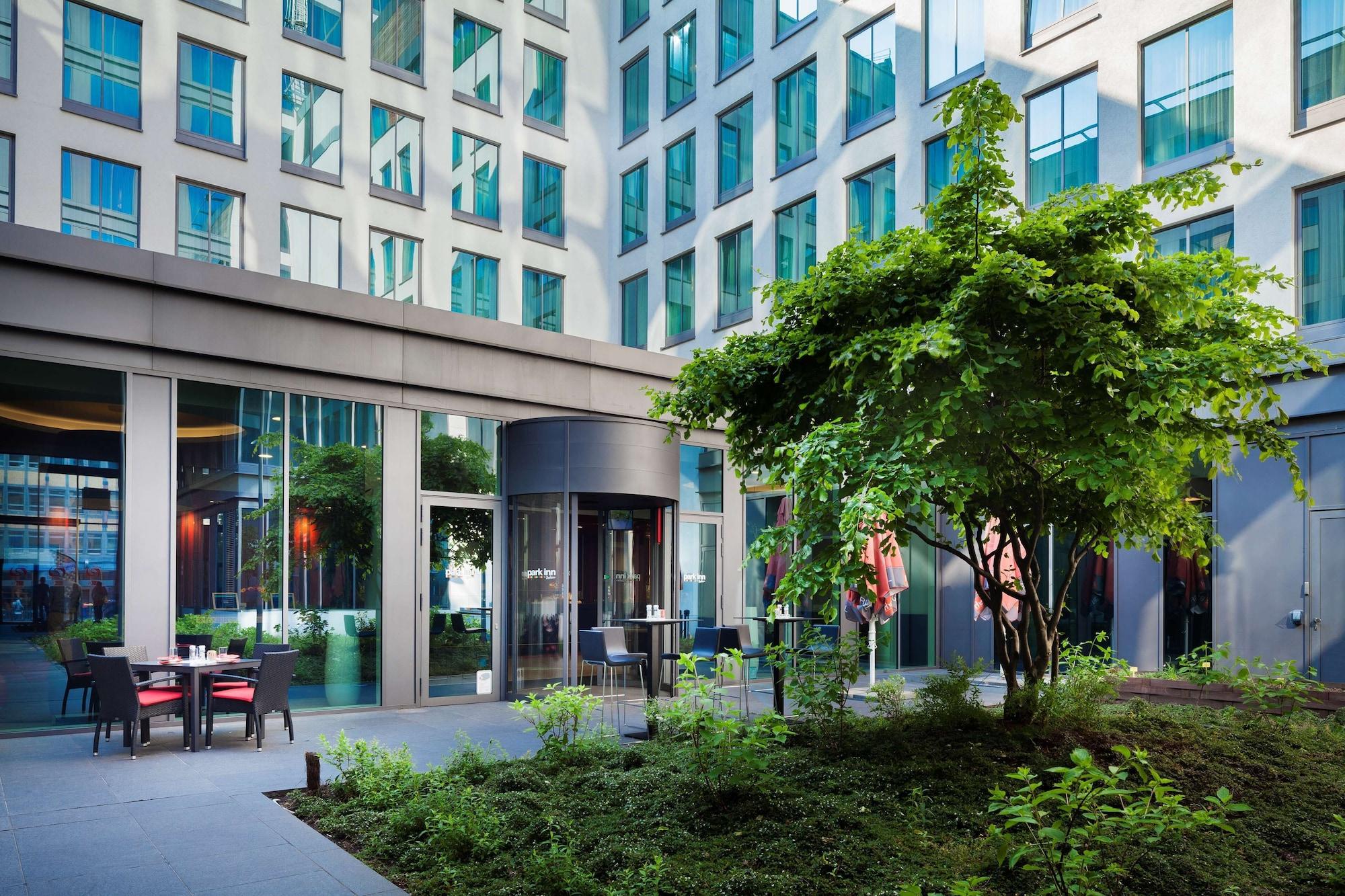 Park By Radisson Brussels Centre Midi Hotel 3*