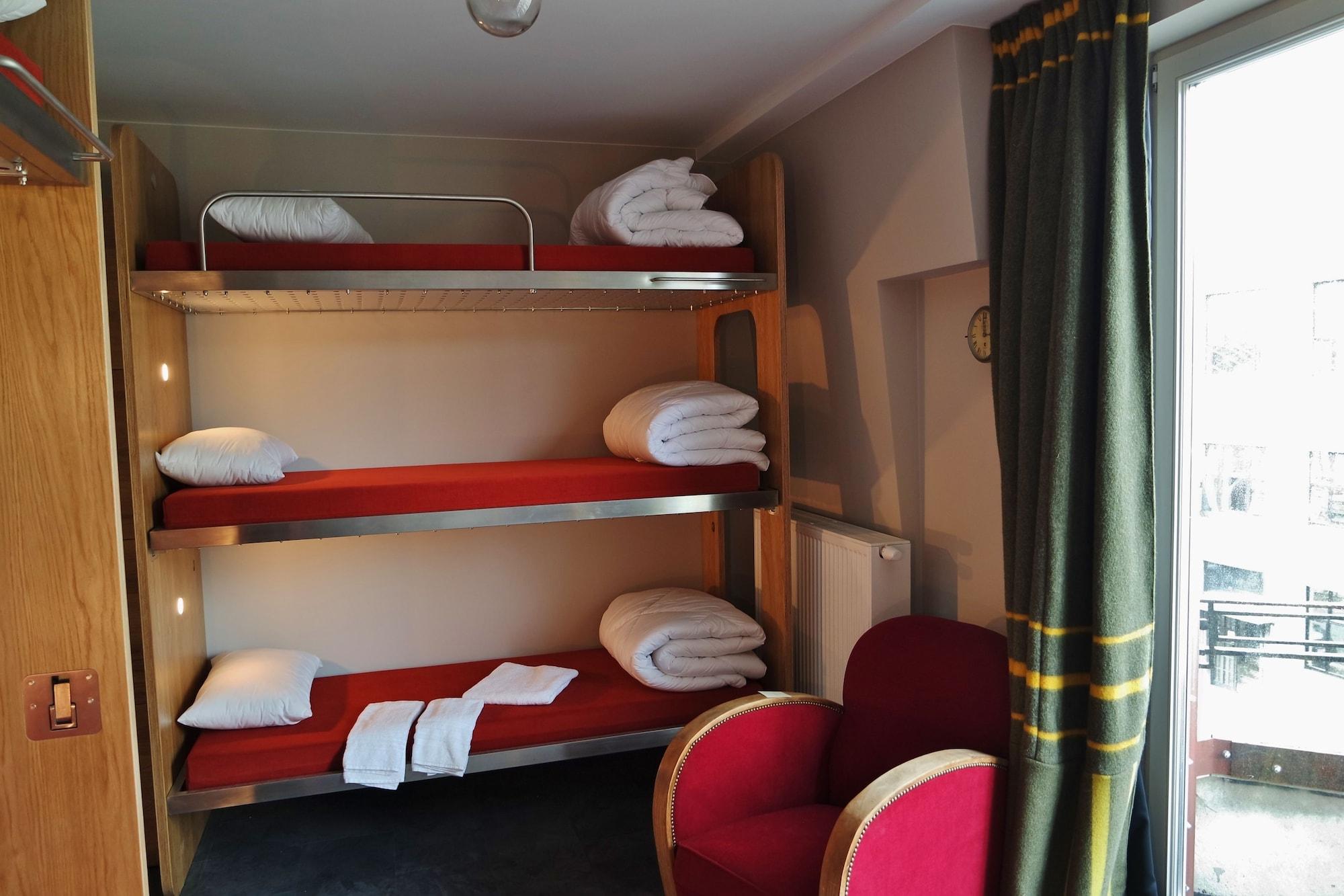 Hostel Train Schaerbeek