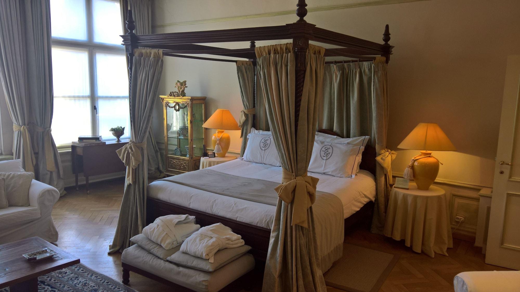 Khách sạn Le Dixseptieme 4*