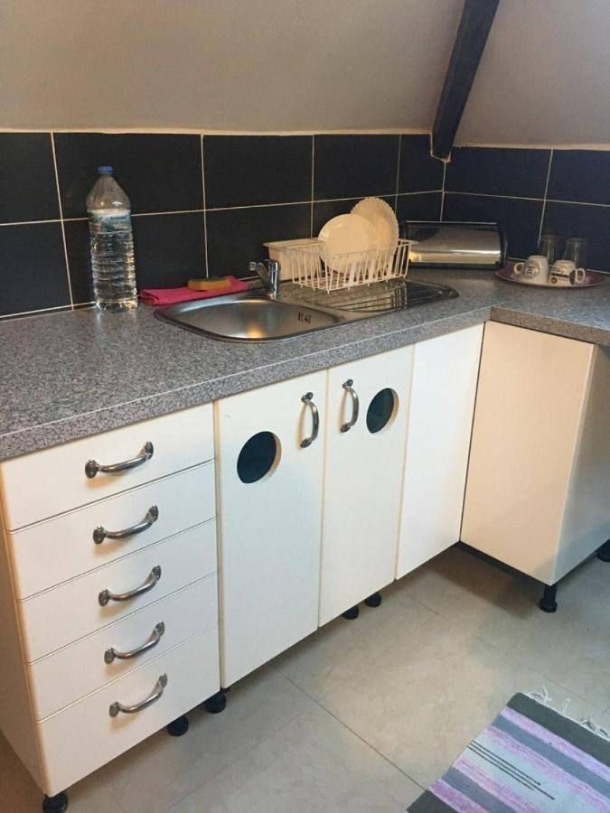 Near The Center With Bathroom And Kitchen Apartamento Bruxelas