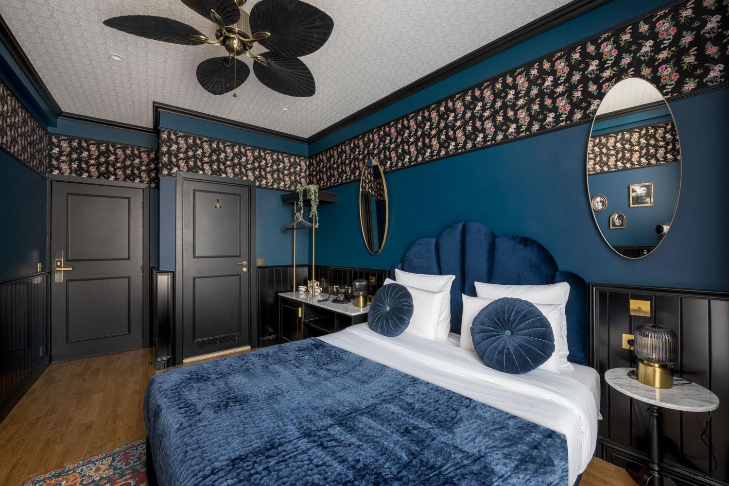 Craves Hotel