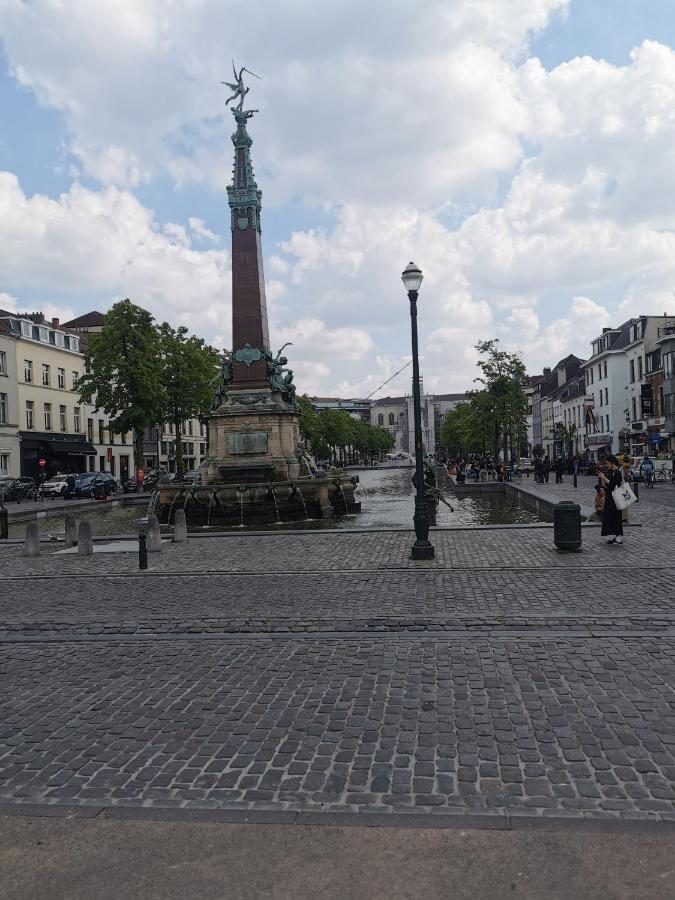Exclusive Two-level With Private Terrace On The Canal Brüssel