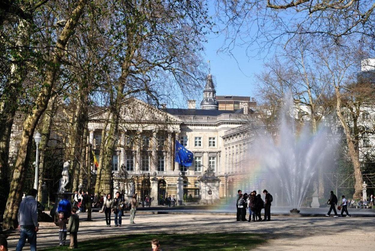 Cinquantenaire Apartment