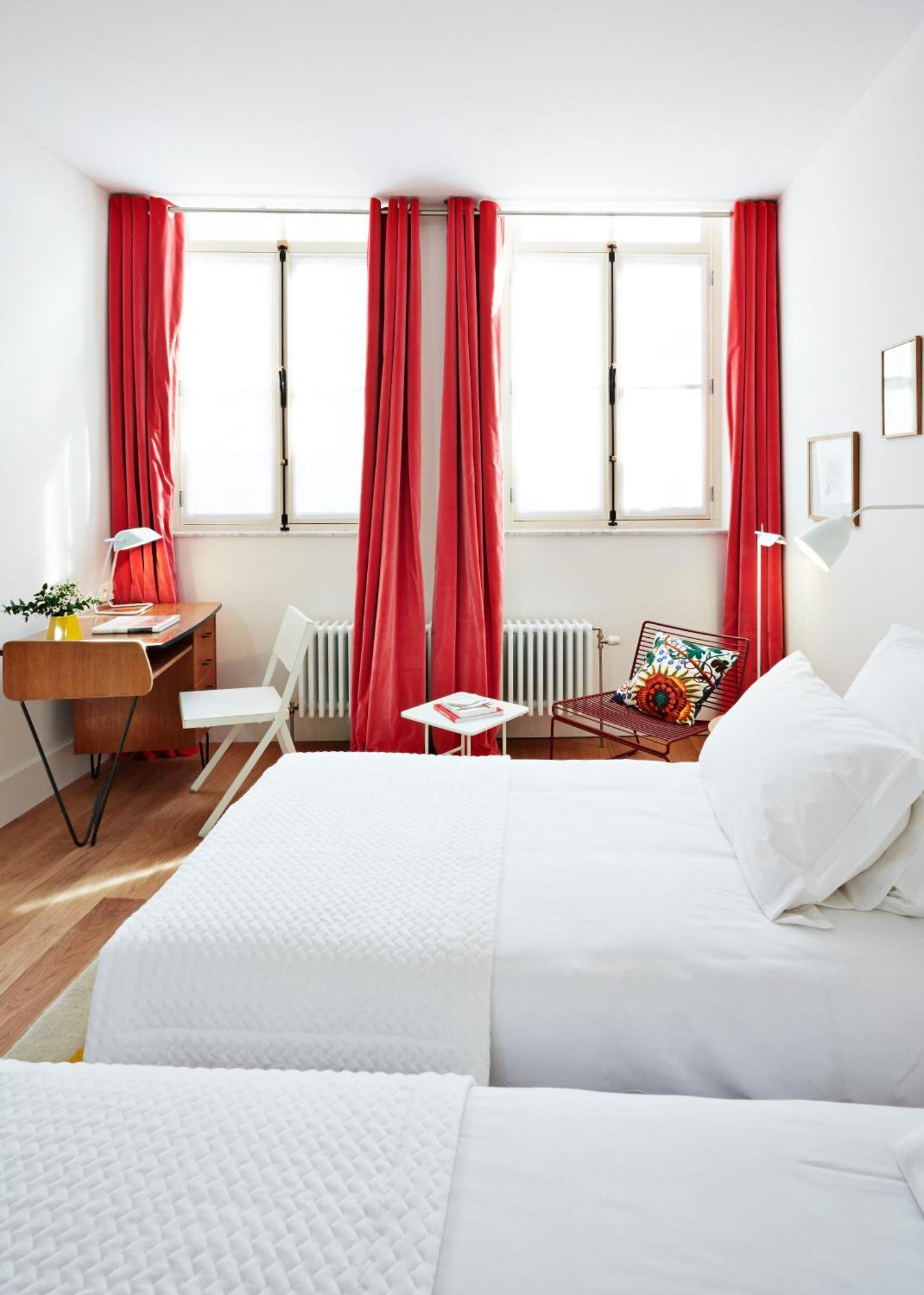 Des Galeries Hotel 4*