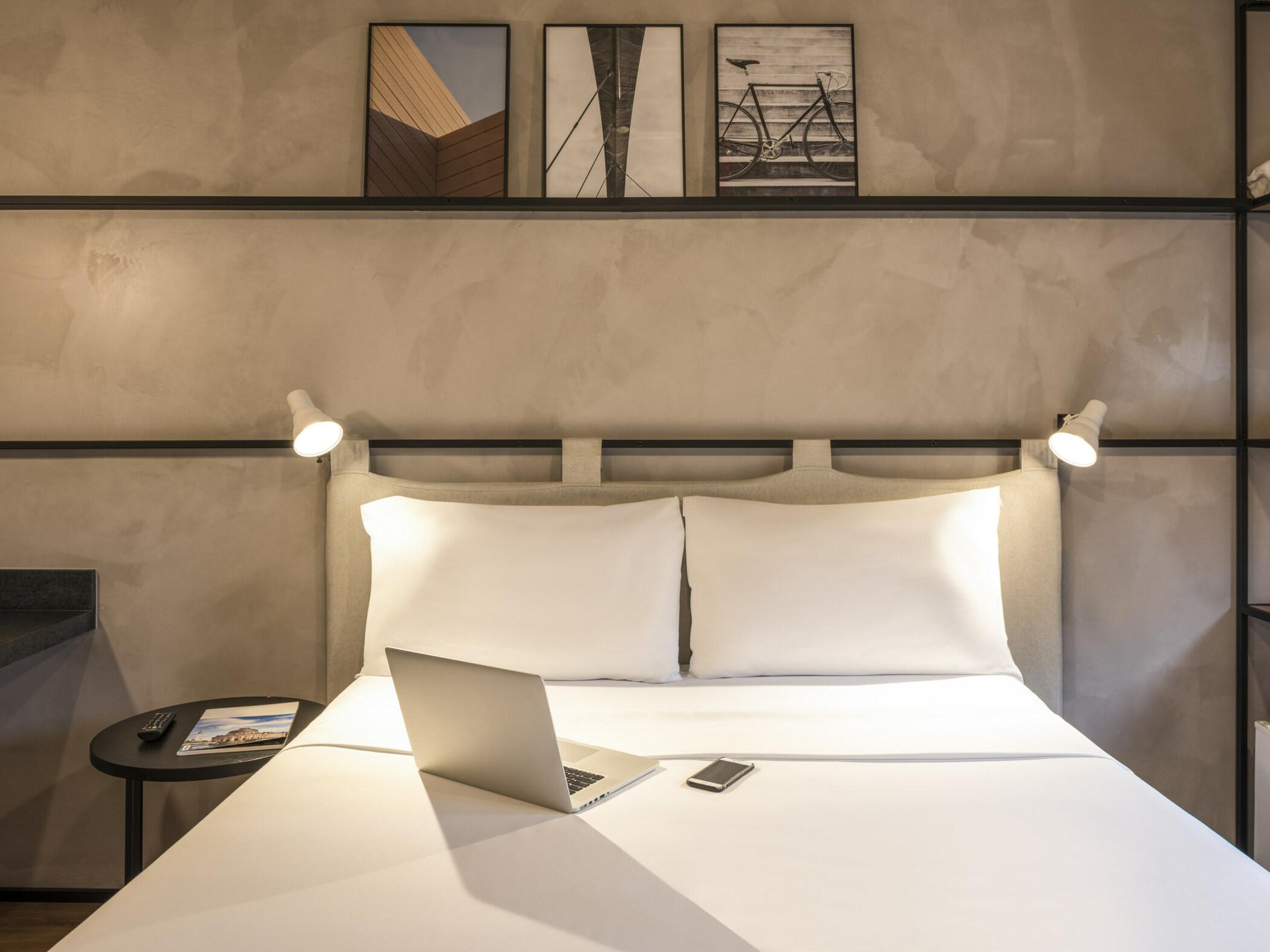 Hotel Ibis Brussels Centre Chatelain 3*