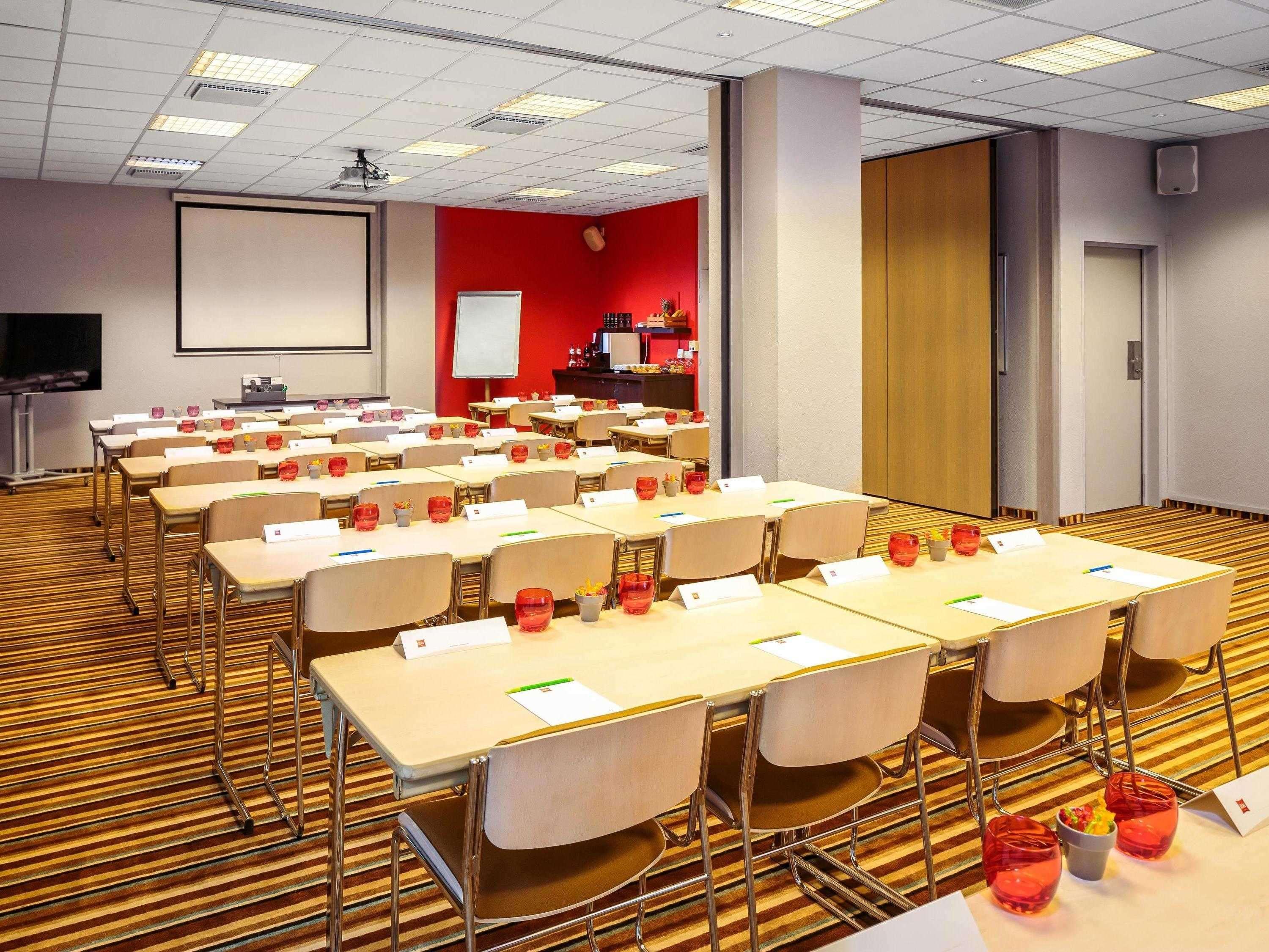 Ibis Centre Hotel 3*