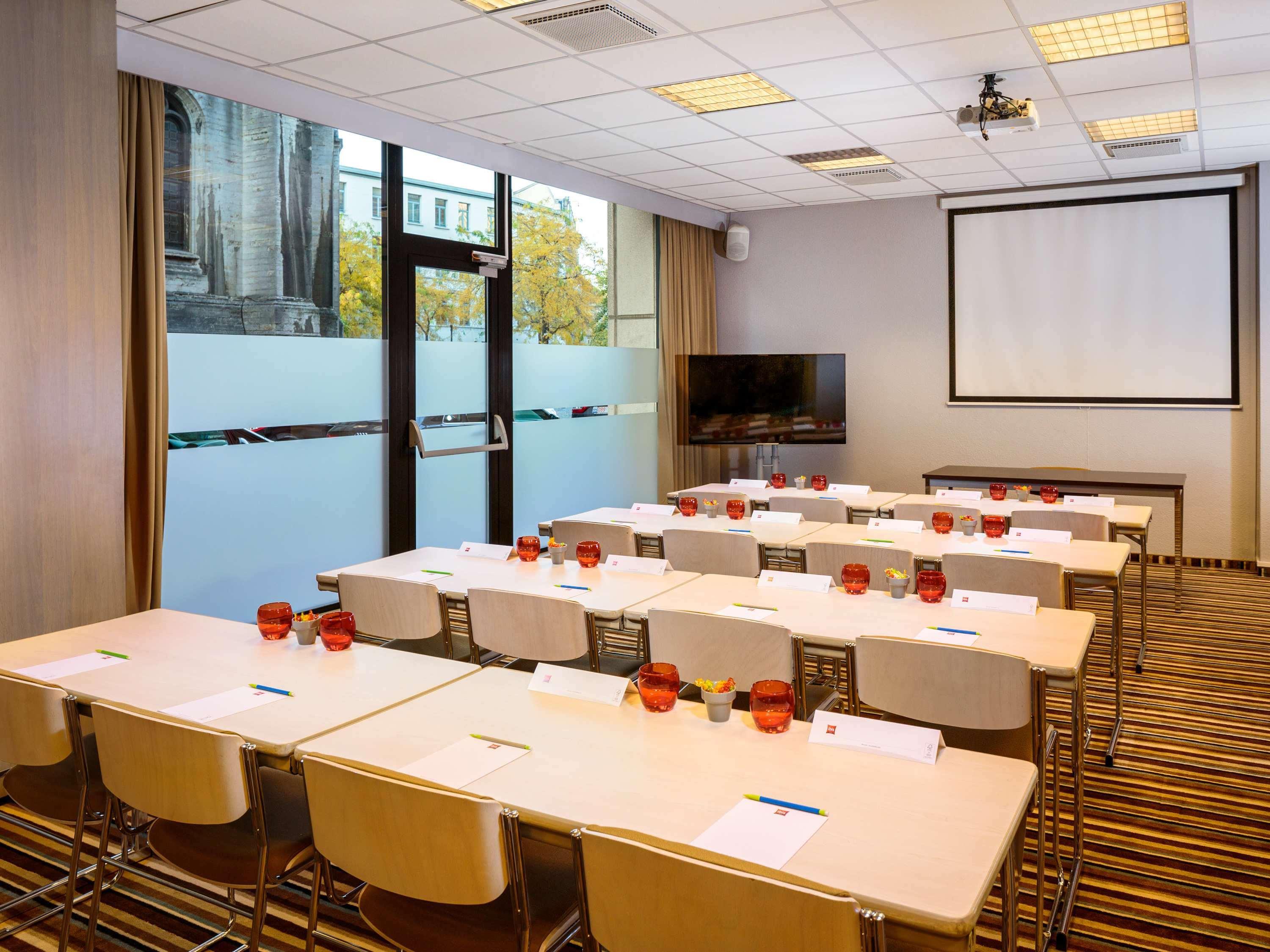 Ibis Centre 3*