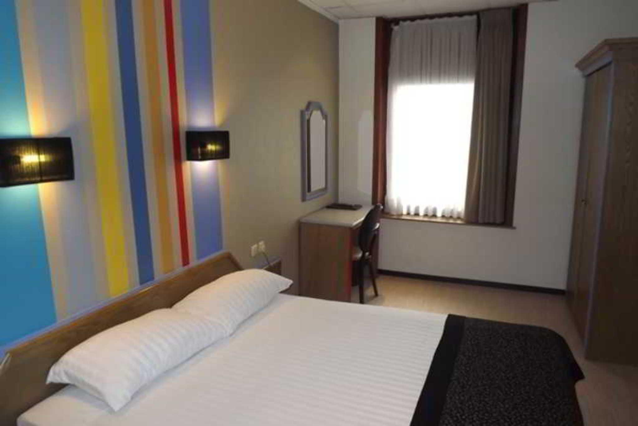 Floris Ustel Midi Hotel 3*