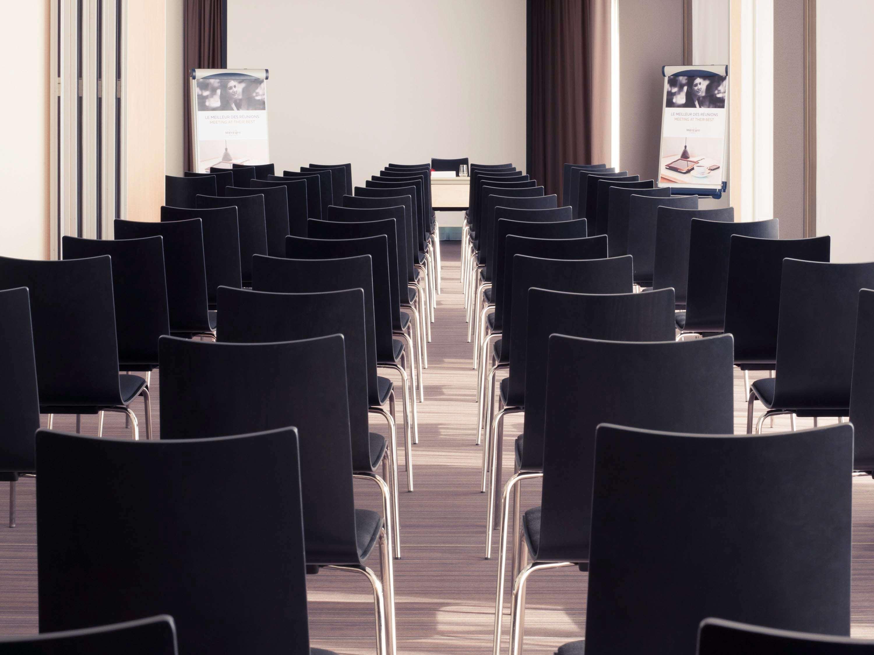 Hotel Mercure Brussels Airport 3*