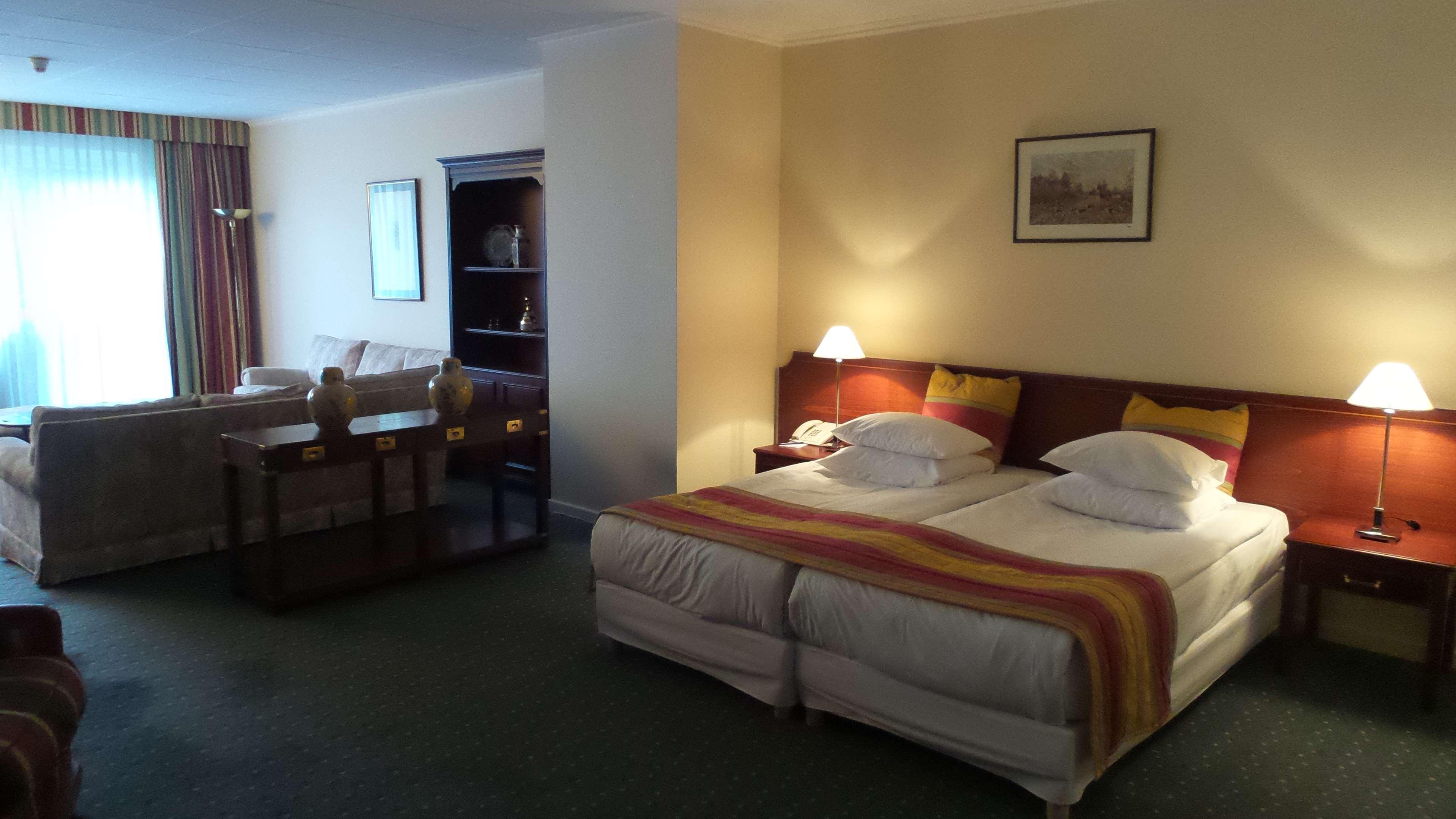 Western Park Brussels Hotel 4*