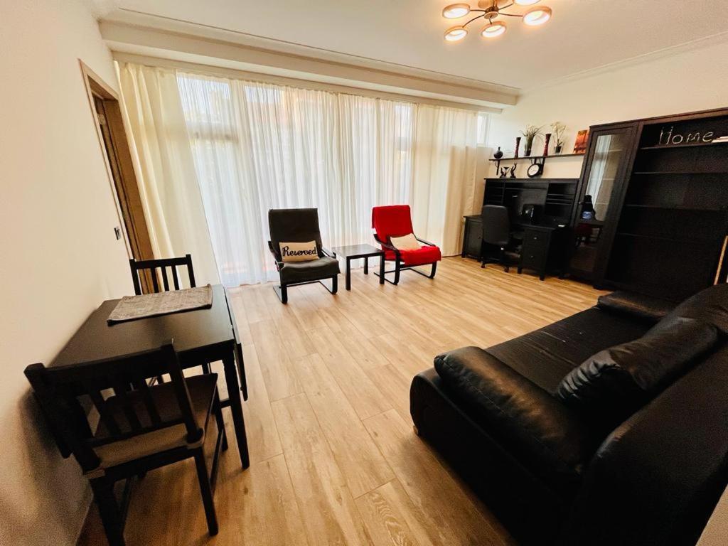 Apartment Residential Area - Quiet Place