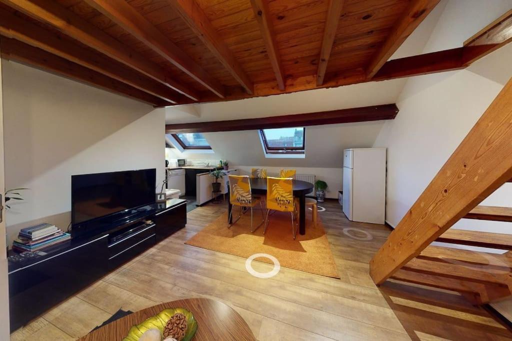 2 Bedroom With A Rooftop Terrace On 3rd Floor *