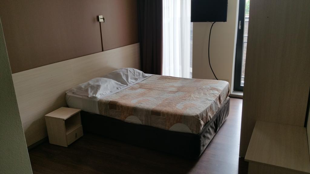 Khách sạn hẻo lánh Aryan 2*