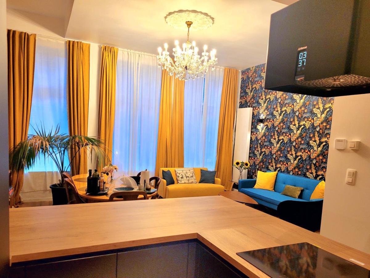 Brand New With Private Bathroom And Balcony-terrasse Brussels