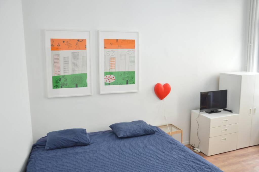 Awesome Studio In Marolles Apartment *