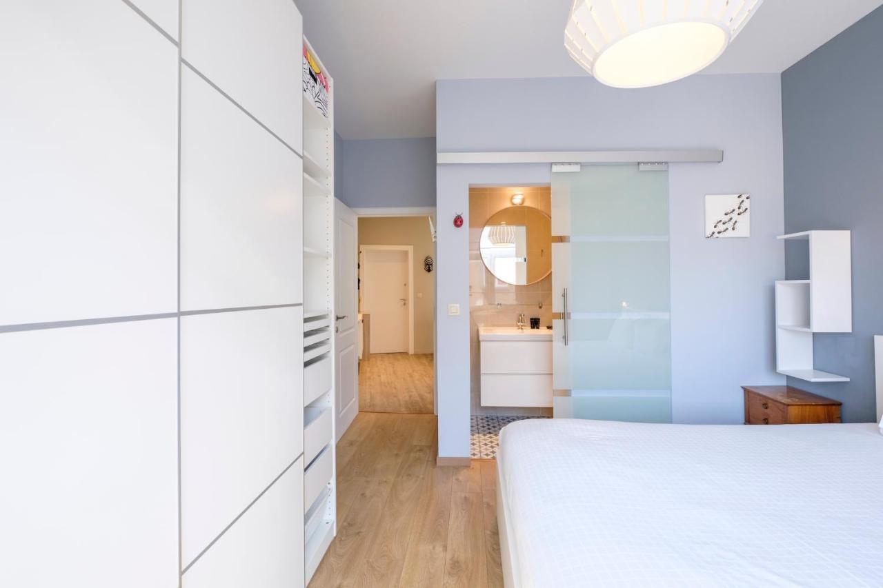 1 Avec Balcon Proximite Cinquantenaire Apartment