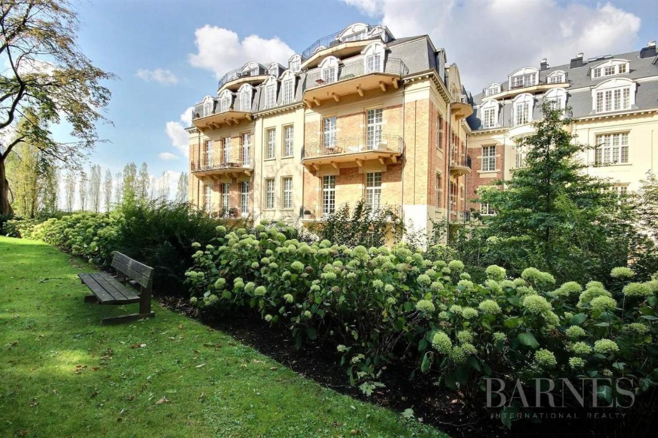 Hyde Park, Duplex De Charme Dans Une De Standing Apartment Brussels
