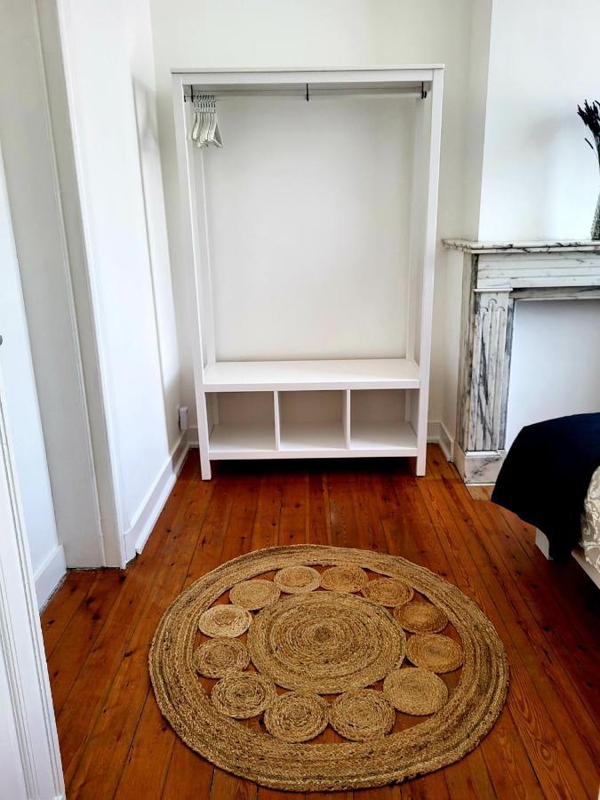 Brussels Bed & Blockchain Private With Shared Bathroom