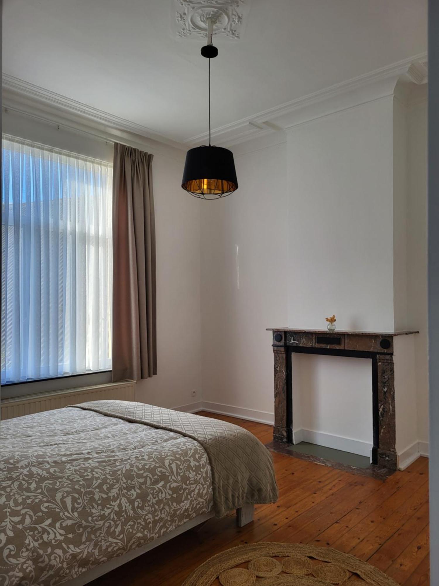 Brussels Bed & Blockchain Private With Shared Bathroom