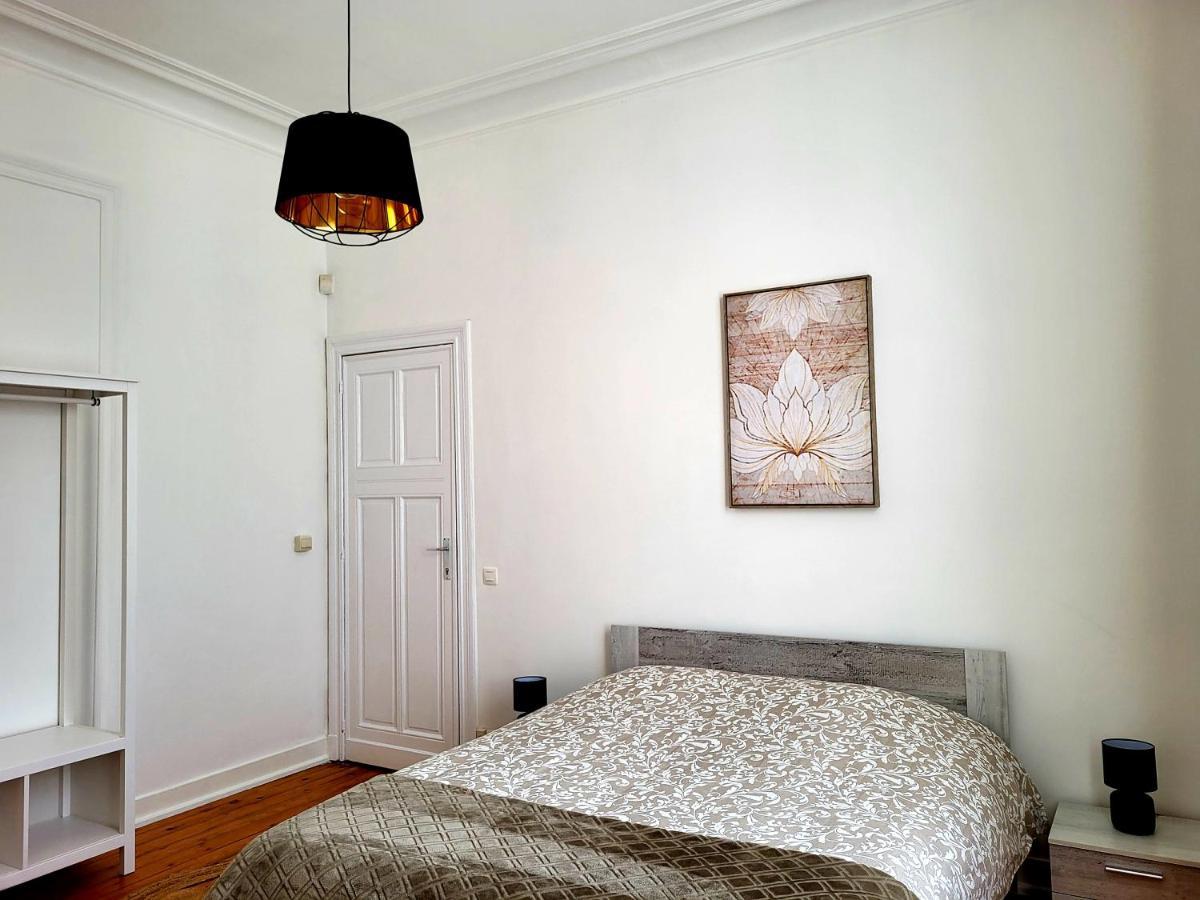 Brussels Bed & Blockchain Private With Shared Bathroom Casa de hóspedes Etterbeek