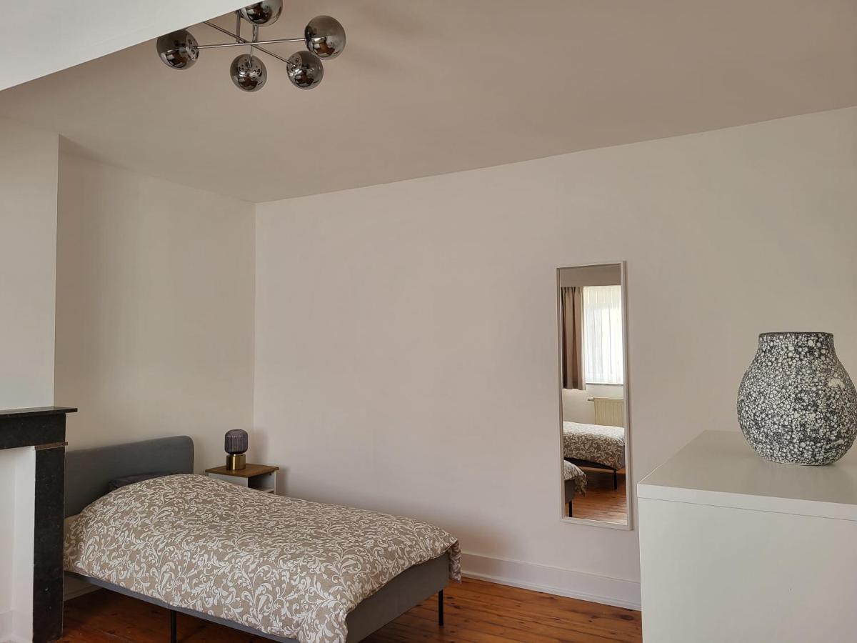 Brussels Bed & Blockchain Private With Shared Bathroom