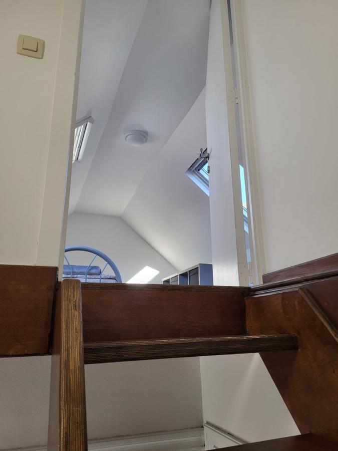Casa de hóspedes Brussels Bed & Blockchain Private With Shared Bathroom Etterbeek
